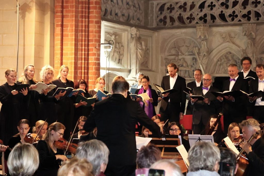 2025 - Havelberg, Dom Sankt Marien: Aufführung Händel "Messiah" mit dem Orchester für Alte Musik Stettin, Havelberger Vokalensemble, Solisten, Leitung: Domkantor Matthias Bensch.