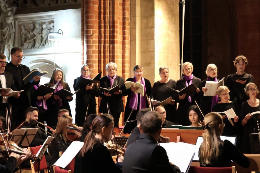 2025 - Havelberg, Dom Sankt Marien: Aufführung Händel "Messiah" mit dem Orchester für Alte Musik Stettin, Havelberger Vokalensemble, Solisten, Leitung: Domkantor Matthias Bensch.